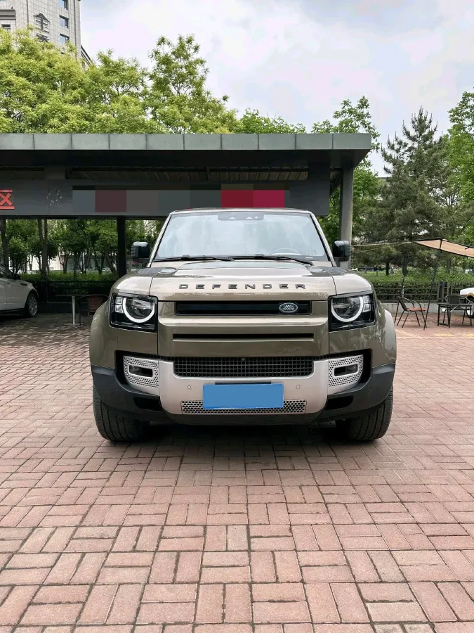 2020 Land Rover Defender 3.0T 400HP L6 8AT,autocango,china used car exporter,china ev exporter,chinese used car exporter,chinese used ev exporter