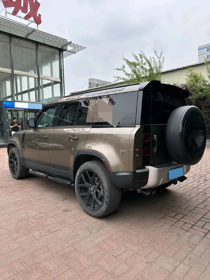2020 Land Rover Defender 3.0T 400HP L6 8AT,autocango,china used car exporter,china ev exporter,chinese used car exporter,chinese used ev exporter