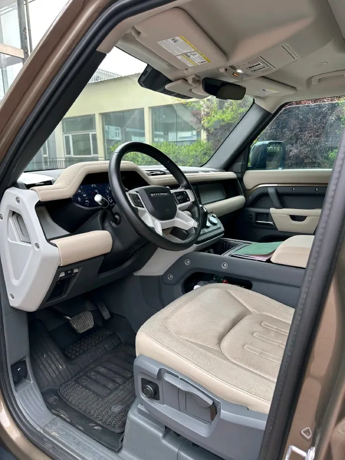 2020 Land Rover Defender 3.0T 400HP L6 8AT,autocango,china used car exporter,china ev exporter,chinese used car exporter,chinese used ev exporter