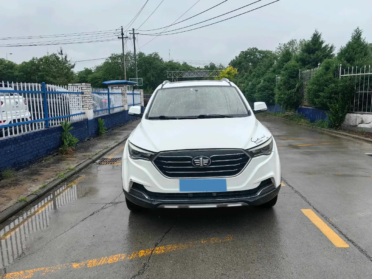 2017 Bestune X40 1.6L 114HP L4 5MT,autocango,china used car exporter,china ev exporter,chinese used car exporter,chinese used ev exporter