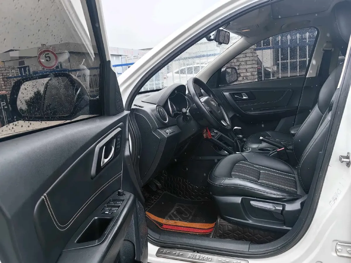 2017 Bestune X40 1.6L 114HP L4 5MT,autocango,china used car exporter,china ev exporter,chinese used car exporter,chinese used ev exporter