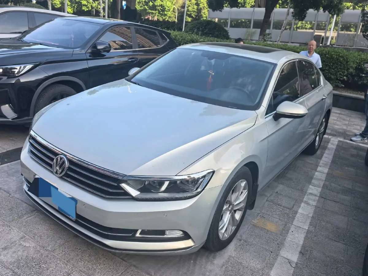 2019 Volkswagen Magotan 2.0T 186HP L4 7DCT,autocango,china used car exporter,china ev exporter,chinese used car exporter,chinese used ev exporter