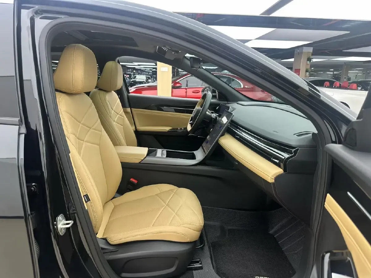 2024 Geely Galaxy L6 1.5T 163HP L4 3DHT PHEV,autocango,china used car exporter,china ev exporter,chinese used car exporter,chinese used ev exporter