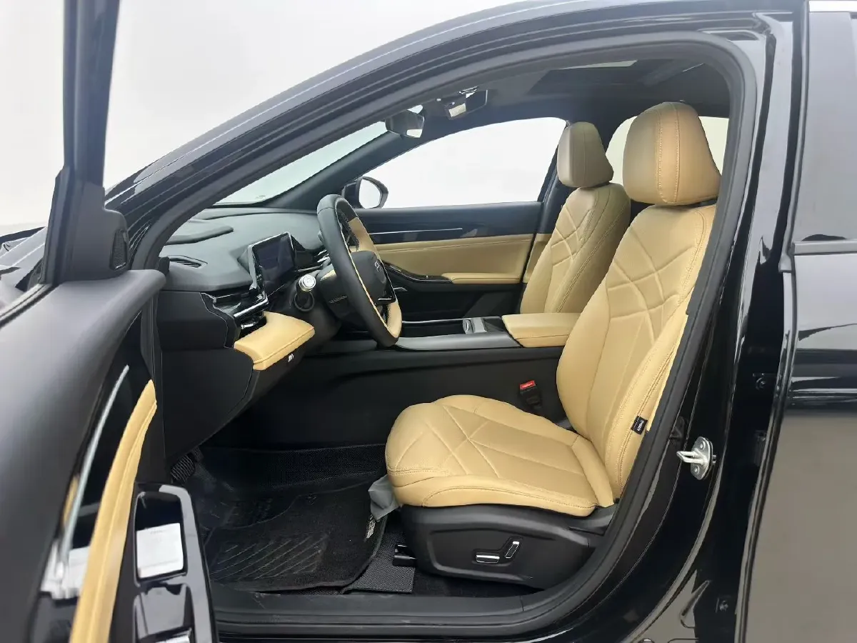 2024 Geely Galaxy L6 1.5T 163HP L4 3DHT PHEV,autocango,china used car exporter,china ev exporter,chinese used car exporter,chinese used ev exporter