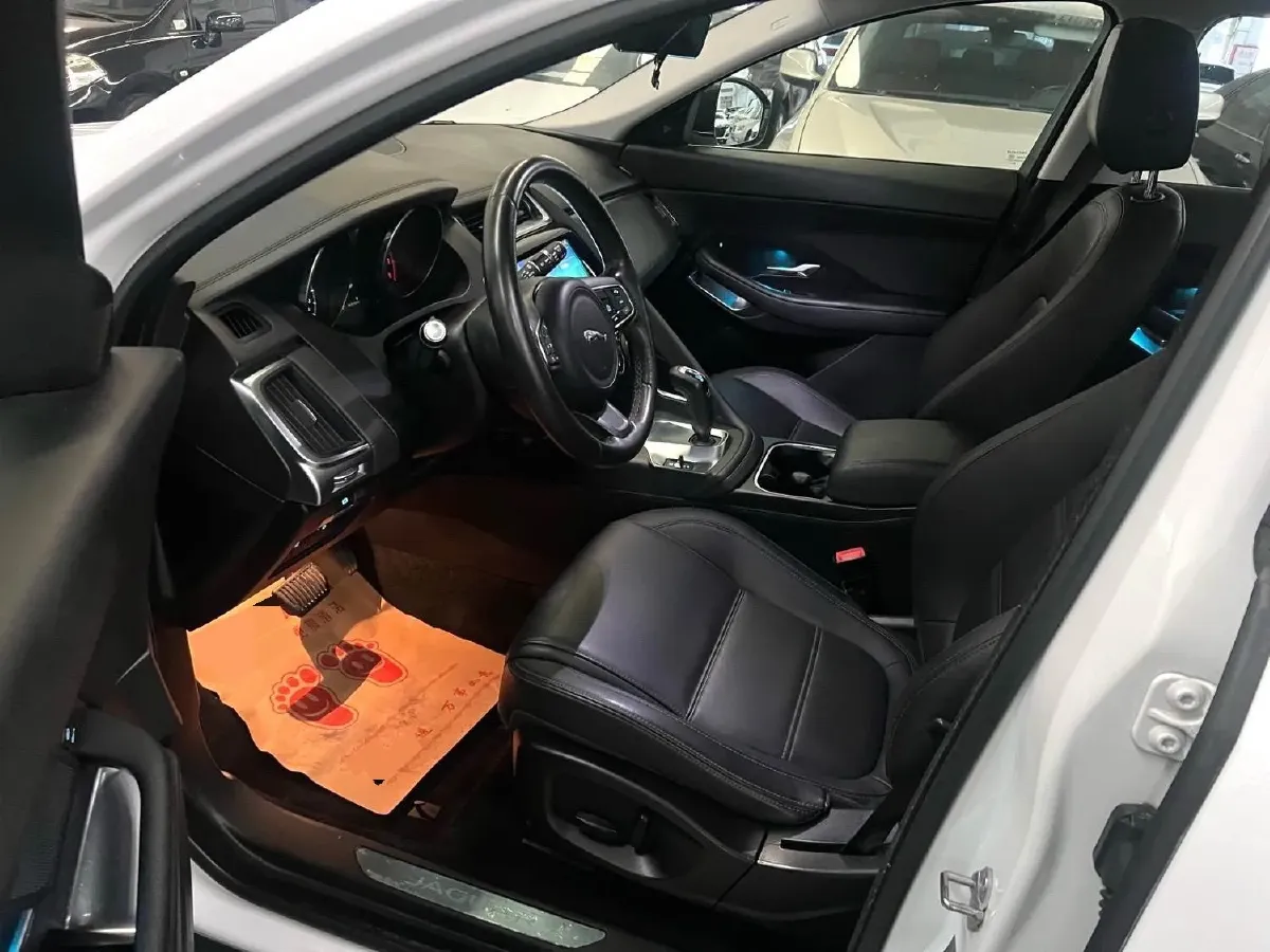 2018 Jaguar E-PACE 2.0T 249HP L4 9AT,autocango,china used car exporter,china ev exporter,chinese used car exporter,chinese used ev exporter