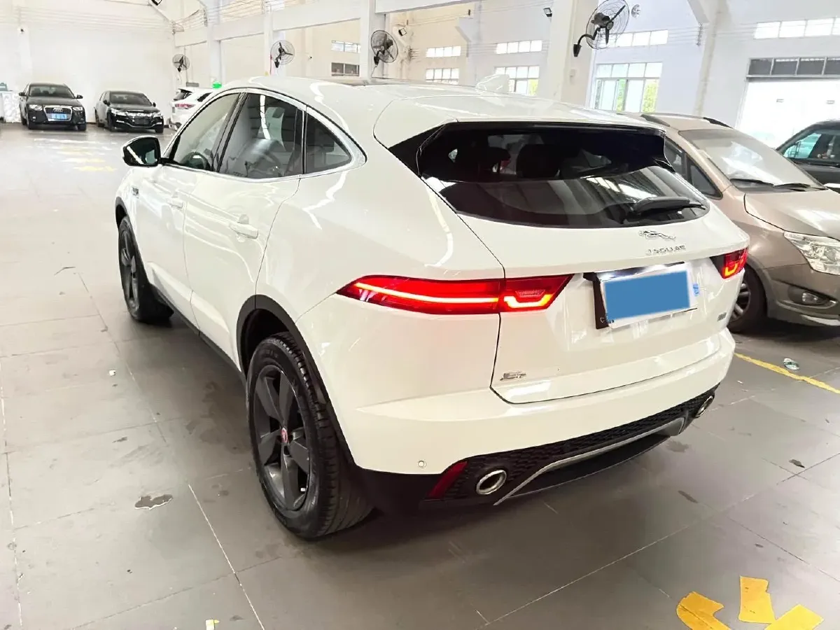 2018 Jaguar E-PACE 2.0T 249HP L4 9AT,autocango,china used car exporter,china ev exporter,chinese used car exporter,chinese used ev exporter
