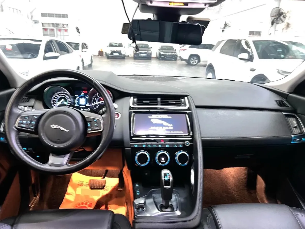 2018 Jaguar E-PACE 2.0T 249HP L4 9AT,autocango,china used car exporter,china ev exporter,chinese used car exporter,chinese used ev exporter