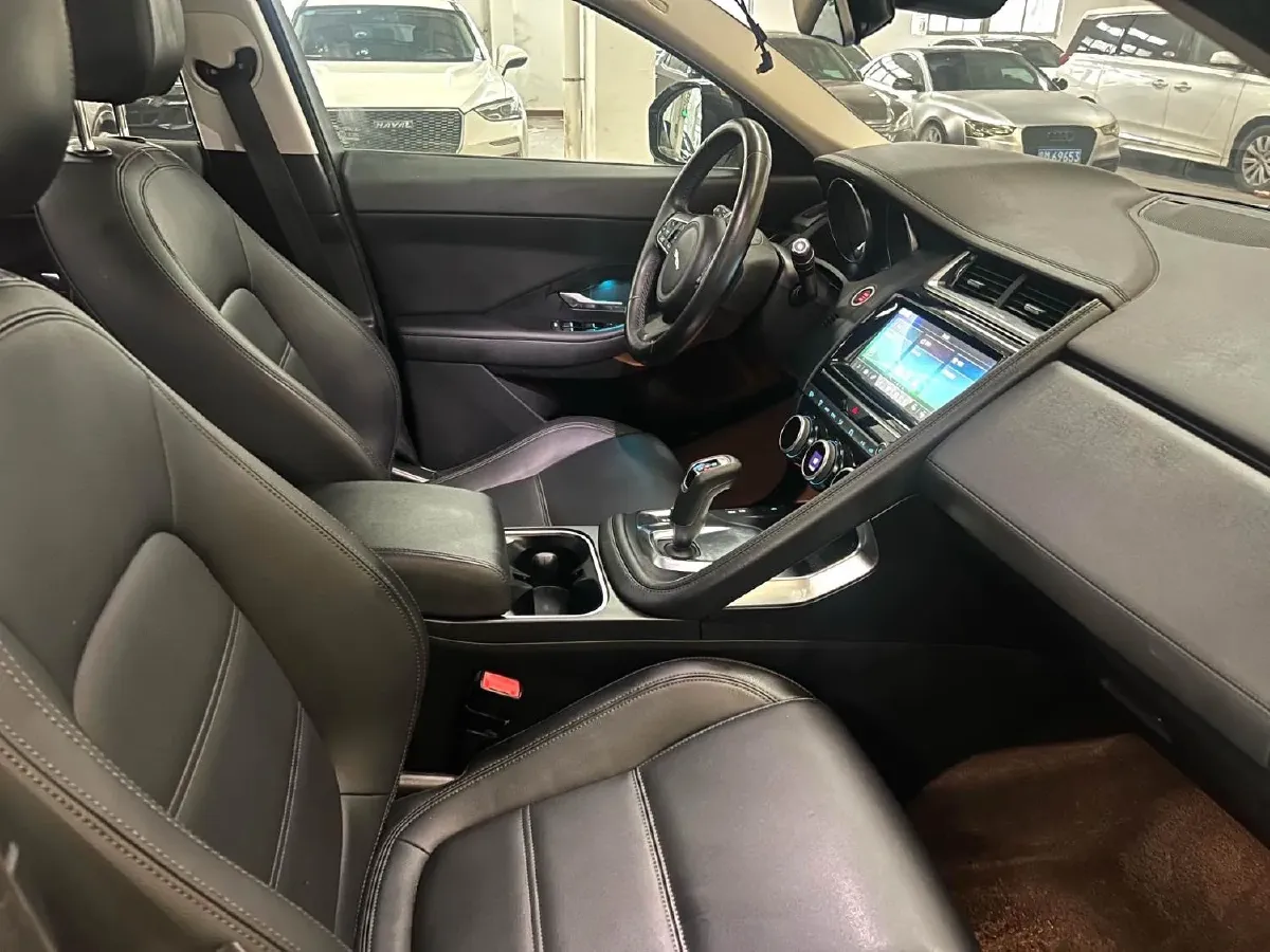 2018 Jaguar E-PACE 2.0T 249HP L4 9AT,autocango,china used car exporter,china ev exporter,chinese used car exporter,chinese used ev exporter