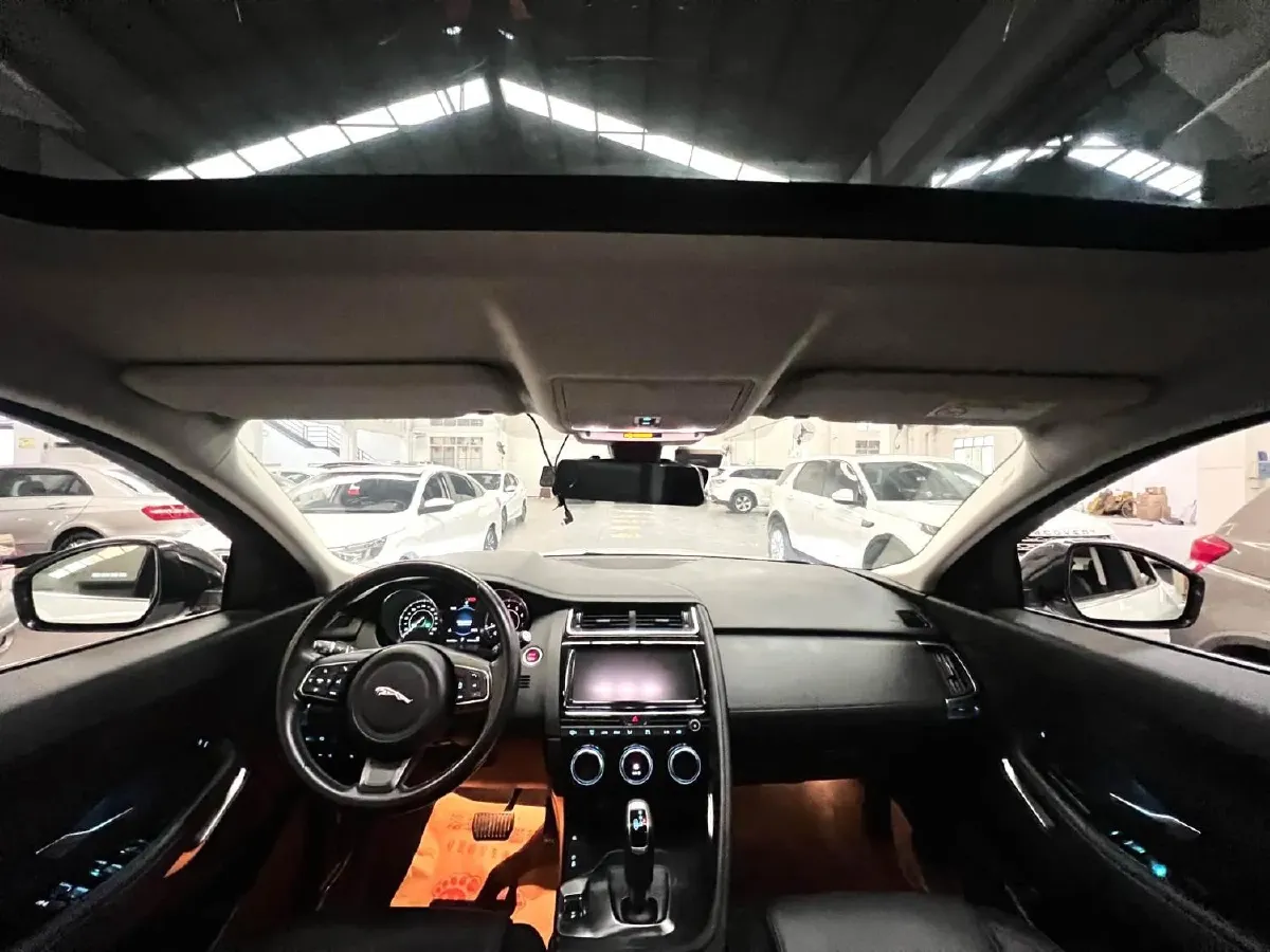 2018 Jaguar E-PACE 2.0T 249HP L4 9AT,autocango,china used car exporter,china ev exporter,chinese used car exporter,chinese used ev exporter