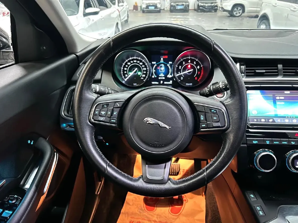 2018 Jaguar E-PACE 2.0T 249HP L4 9AT,autocango,china used car exporter,china ev exporter,chinese used car exporter,chinese used ev exporter