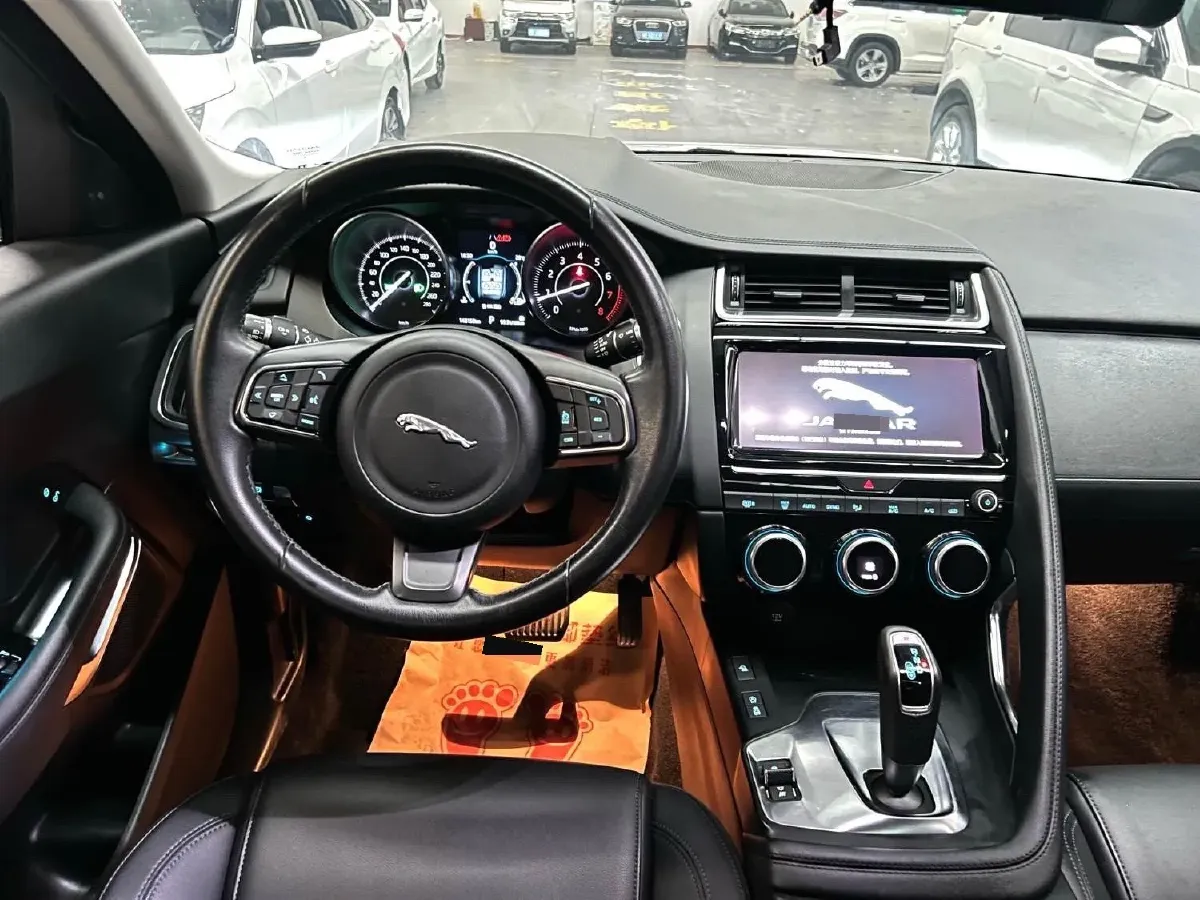 2018 Jaguar E-PACE 2.0T 249HP L4 9AT,autocango,china used car exporter,china ev exporter,chinese used car exporter,chinese used ev exporter