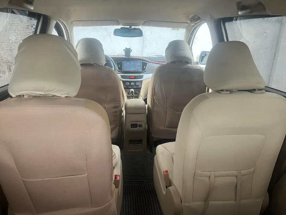 2019 BaoJun 730 1.5L 105HP L4 6MT,autocango,china used car exporter,china ev exporter,chinese used car exporter,chinese used ev exporter
