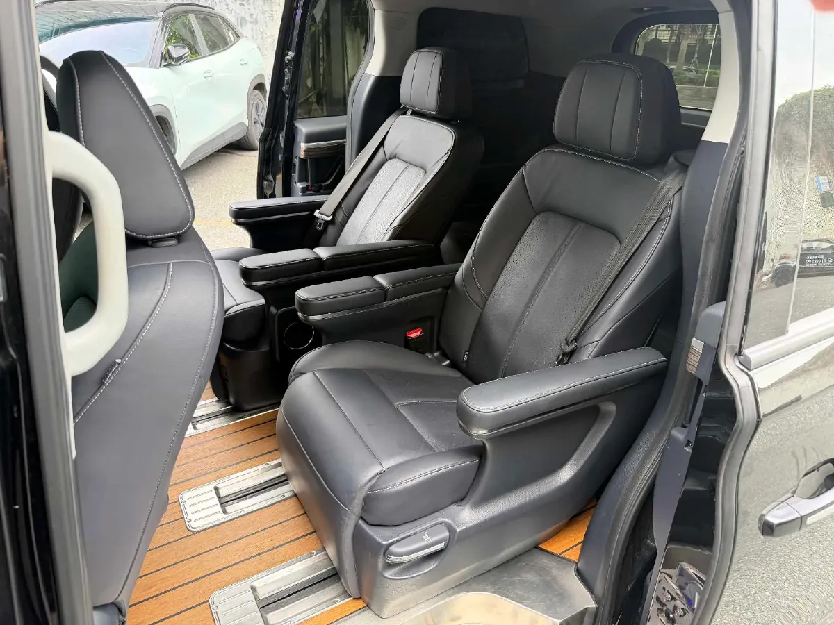 2021 GAC Trumpchi M8 2.0T 252HP L4 8AT,autocango,china used car exporter,china ev exporter,chinese used car exporter,chinese used ev exporter