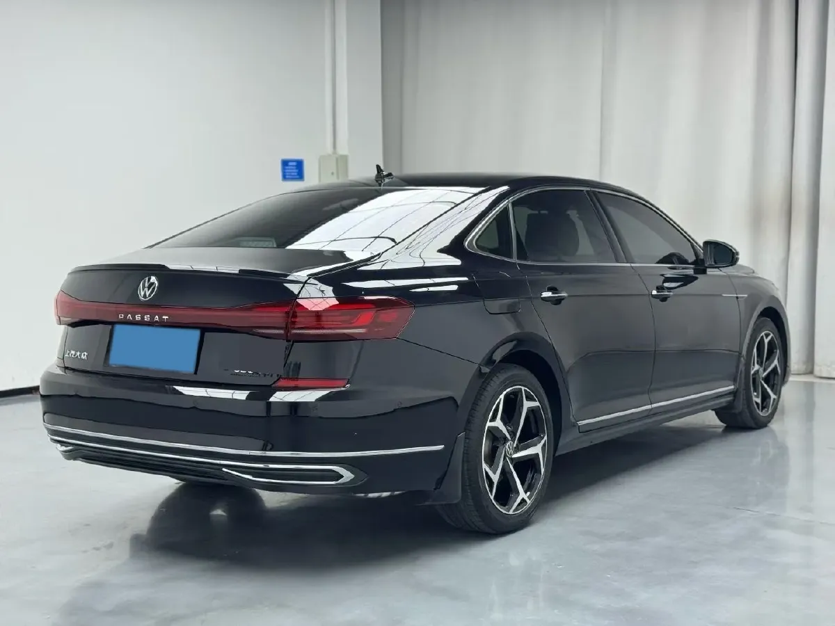 2024 Volkswagen Passat 2.0T 186HP L4 7DCT,autocango,china used car exporter,china ev exporter,chinese used car exporter,chinese used ev exporter