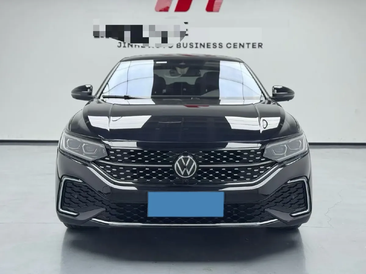 2024 Volkswagen Passat 2.0T 186HP L4 7DCT,autocango,china used car exporter,china ev exporter,chinese used car exporter,chinese used ev exporter