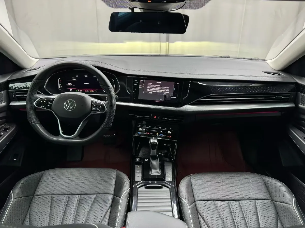 2024 Volkswagen Passat 2.0T 186HP L4 7DCT,autocango,china used car exporter,china ev exporter,chinese used car exporter,chinese used ev exporter