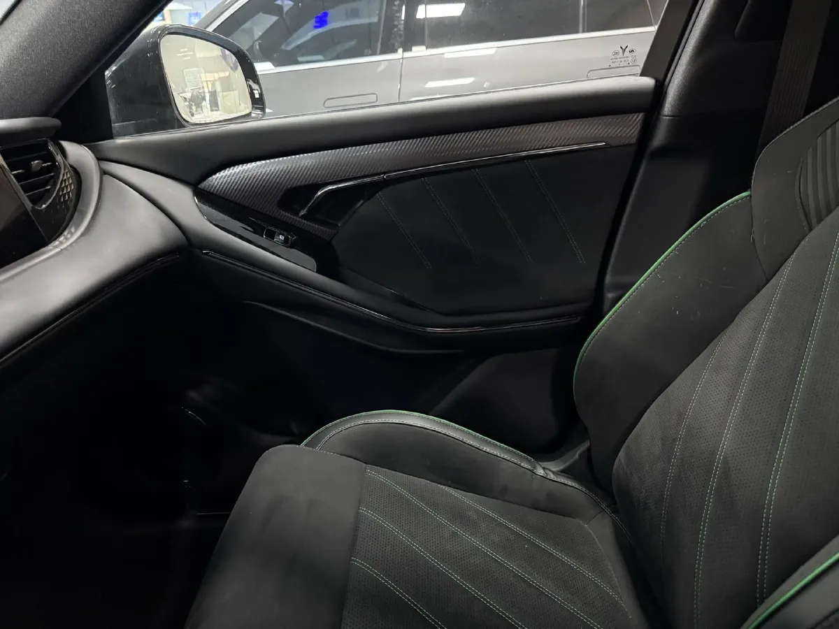 2025 Voyah FREE 1.5T 150HP L4 REEV 43KWH,autocango,china used car exporter,china ev exporter,chinese used car exporter,chinese used ev exporter