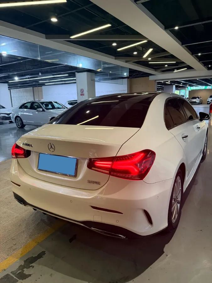 2021 Mercedes-Benz A Class 1.3T 163HP L4 7DCT,autocango,china used car exporter,china ev exporter,chinese used car exporter,chinese used ev exporter