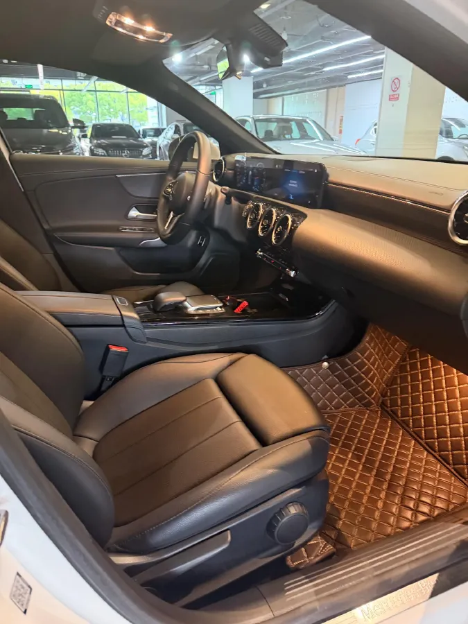 2021 Mercedes-Benz A Class 1.3T 163HP L4 7DCT,autocango,china used car exporter,china ev exporter,chinese used car exporter,chinese used ev exporter