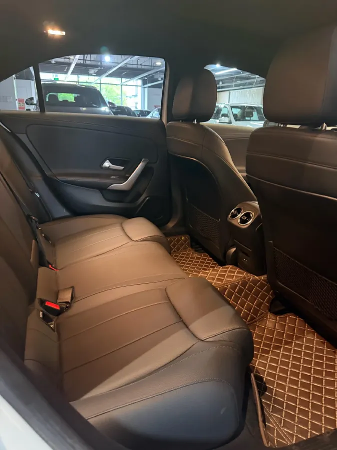 2021 Mercedes-Benz A Class 1.3T 163HP L4 7DCT,autocango,china used car exporter,china ev exporter,chinese used car exporter,chinese used ev exporter