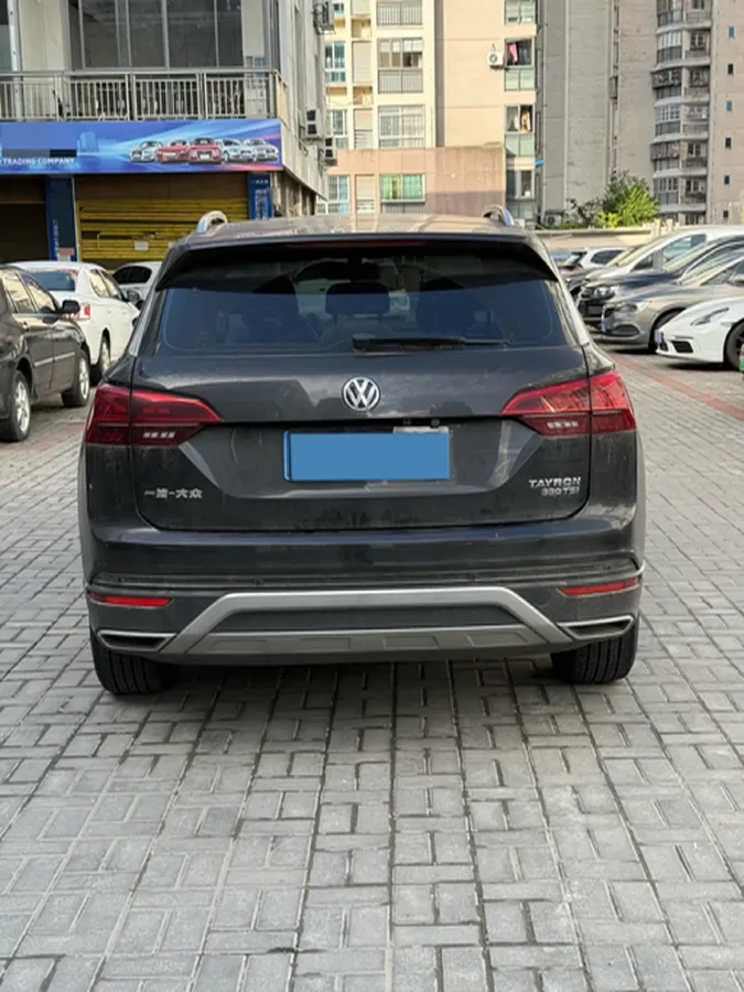 2019 Jeep Cherokee 2.0T 234HP L4 9AT,autocango,china used car exporter,china ev exporter,chinese used car exporter,chinese used ev exporter