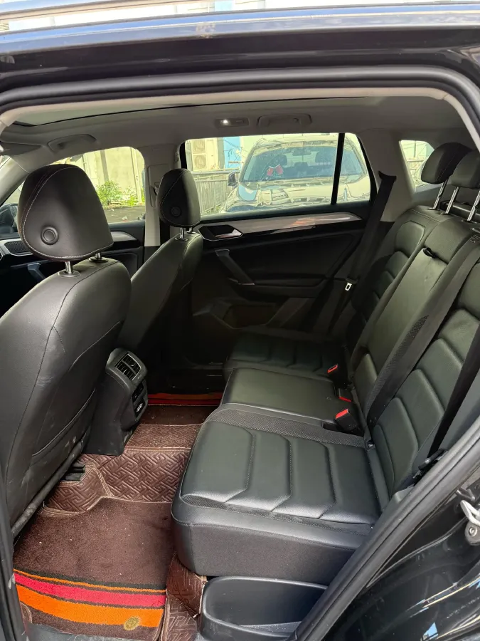 2019 Jeep Cherokee 2.0T 234HP L4 9AT,autocango,china used car exporter,china ev exporter,chinese used car exporter,chinese used ev exporter