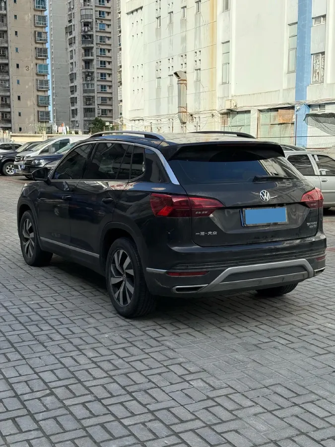 2019 Jeep Cherokee 2.0T 234HP L4 9AT,autocango,china used car exporter,china ev exporter,chinese used car exporter,chinese used ev exporter