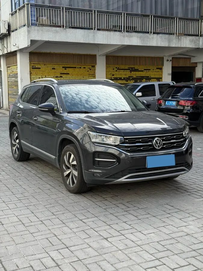 2019 Jeep Cherokee 2.0T 234HP L4 9AT,autocango,china used car exporter,china ev exporter,chinese used car exporter,chinese used ev exporter