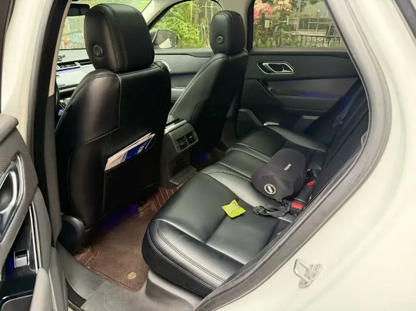 2020 Land Rover Range Rover Velar 2.0T 250HP L4 8AT,autocango,china used car exporter,china ev exporter,chinese used car exporter,chinese used ev exporter