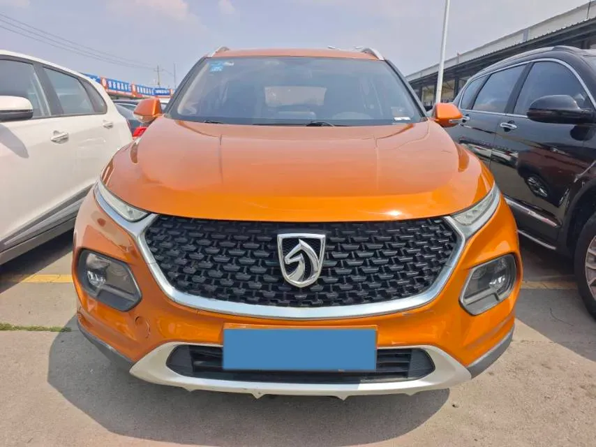 2019 BaoJun 730 1.5L 105HP L4 6MT,autocango,china used car exporter,china ev exporter,chinese used car exporter,chinese used ev exporter