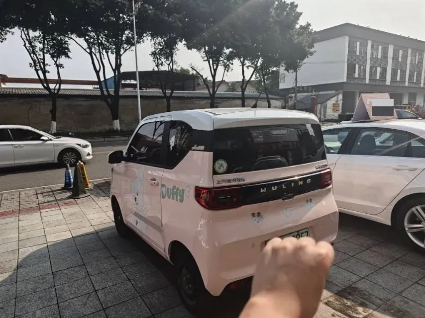 2020 WuLing HongGuang MINI EV BEV 9.3KWH,autocango,china used car exporter,china ev exporter,chinese used car exporter,chinese used ev exporter