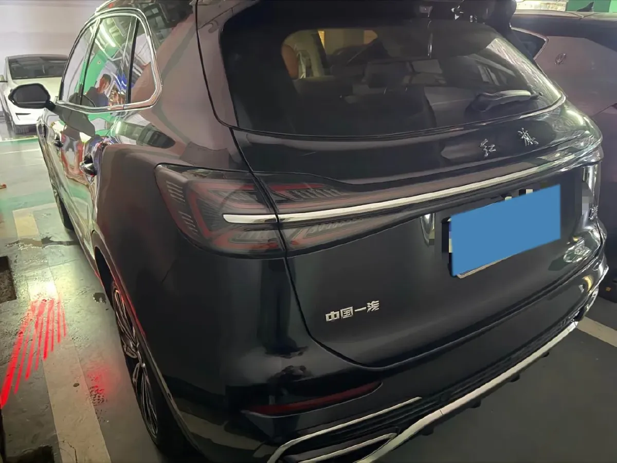 2025 HongQi HS5 2.0T 252HP L4 8AT,autocango,china used car exporter,china ev exporter,chinese used car exporter,chinese used ev exporter