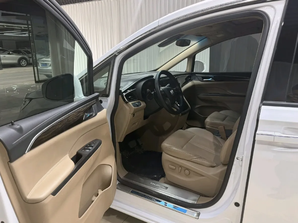 2018 Buick GL8 2.0T 260HP L4 6AT,autocango,china used car exporter,china ev exporter,chinese used car exporter,chinese used ev exporter