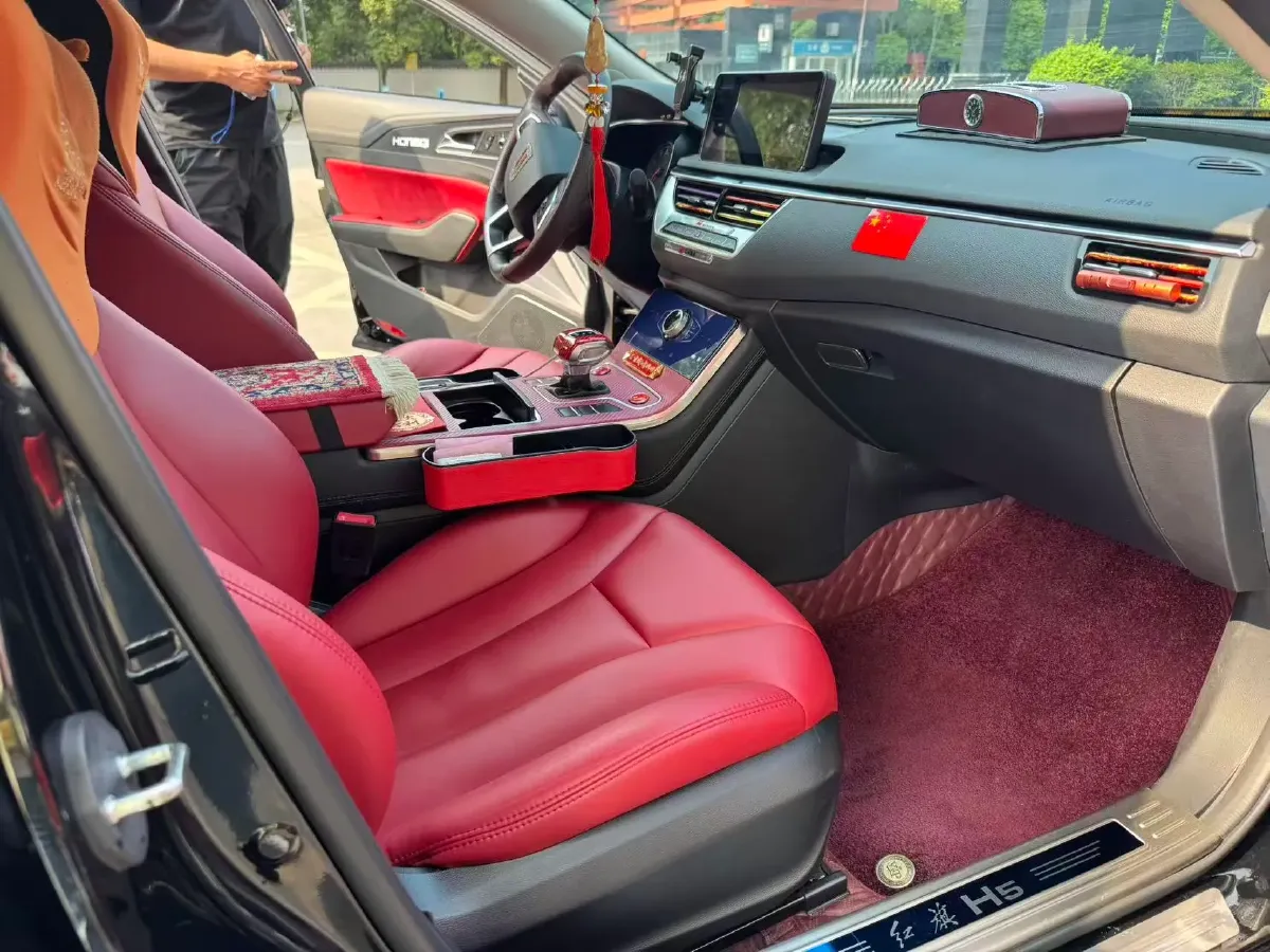 2022 HongQi H5 1.5T 169HP L4 7DCT,autocango,china used car exporter,china ev exporter,chinese used car exporter,chinese used ev exporter