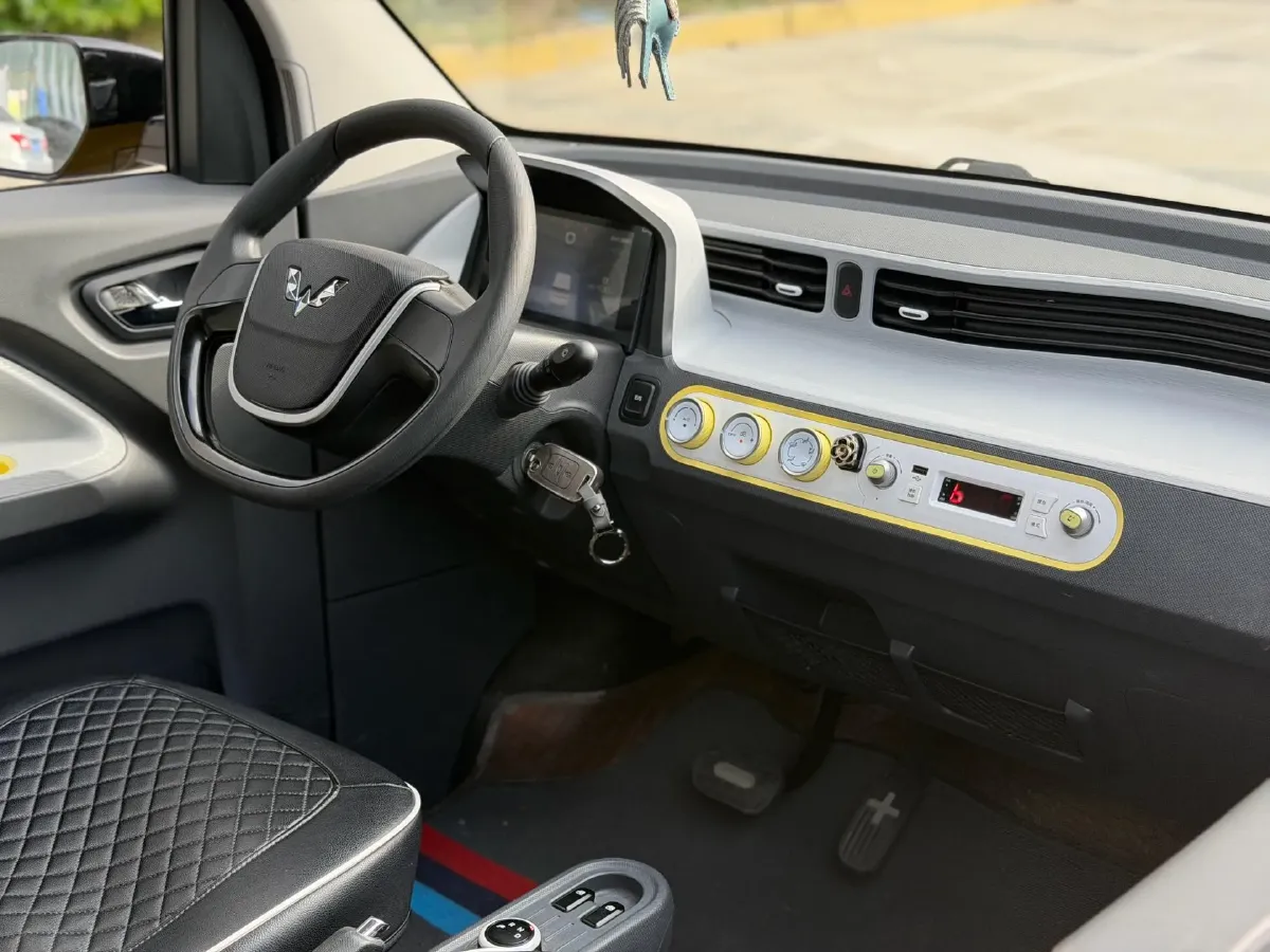 2021 WuLing HongGuang MINI EV BEV 9.3KWH,autocango,china used car exporter,china ev exporter,chinese used car exporter,chinese used ev exporter