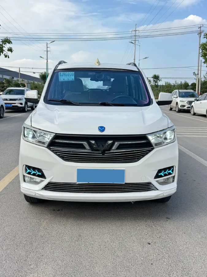 2018 WuLing HongGuang 1.5L 105HP L4 5MT,autocango,china used car exporter,china ev exporter,chinese used car exporter,chinese used ev exporter