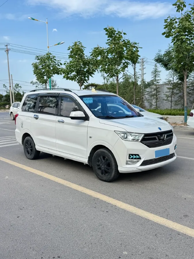 2018 WuLing HongGuang 1.5L 105HP L4 5MT,autocango,china used car exporter,china ev exporter,chinese used car exporter,chinese used ev exporter