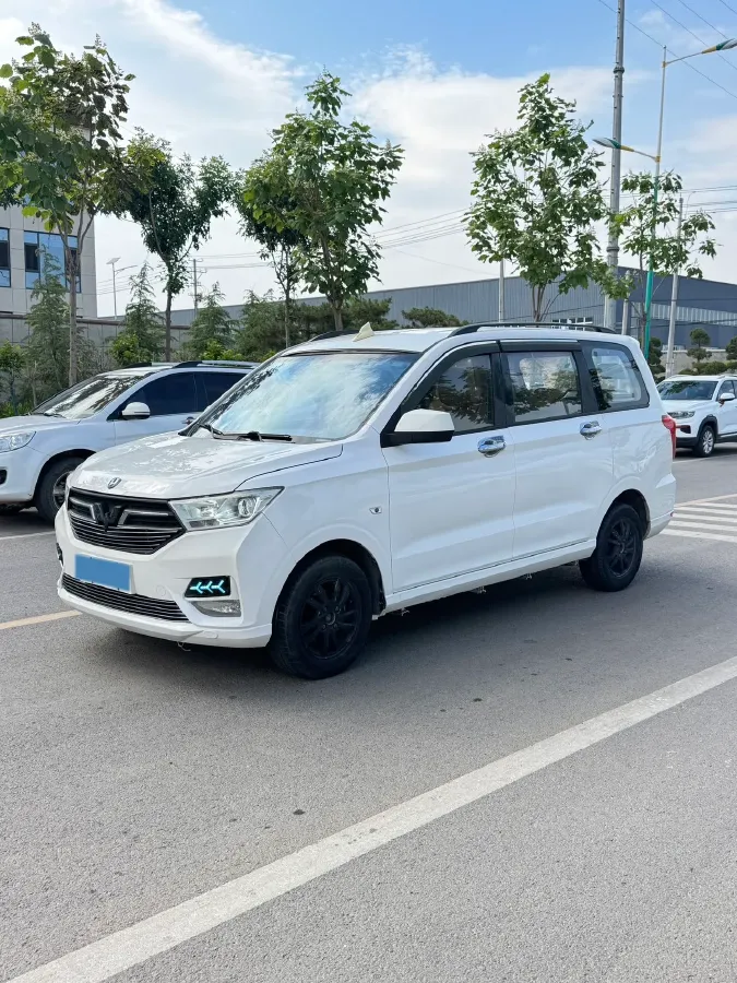 2018 WuLing HongGuang 1.5L 105HP L4 5MT,autocango,china used car exporter,china ev exporter,chinese used car exporter,chinese used ev exporter
