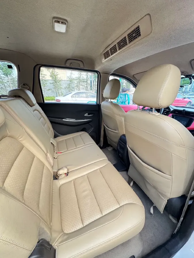 2018 WuLing HongGuang 1.5L 105HP L4 5MT,autocango,china used car exporter,china ev exporter,chinese used car exporter,chinese used ev exporter