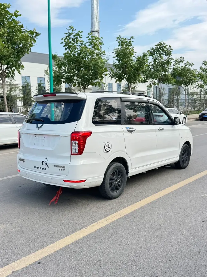 2018 WuLing HongGuang 1.5L 105HP L4 5MT,autocango,china used car exporter,china ev exporter,chinese used car exporter,chinese used ev exporter