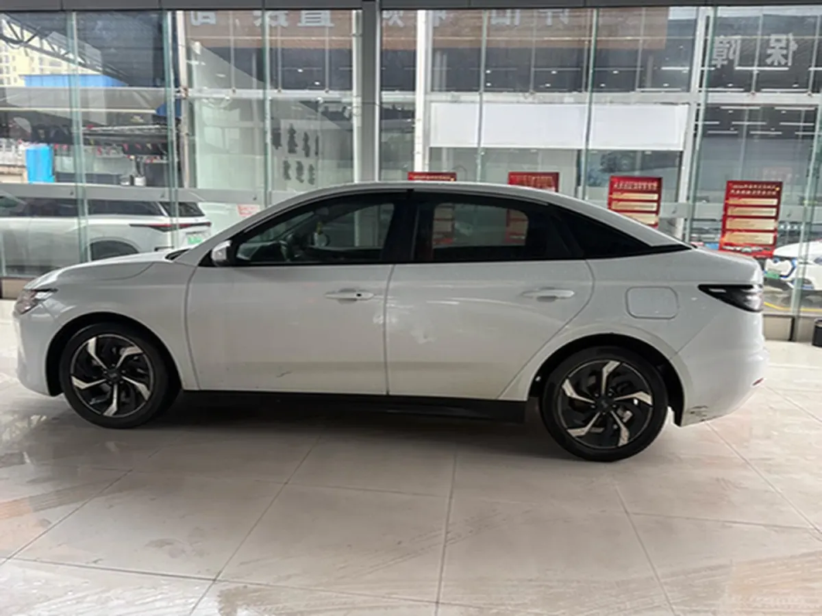 2022 Weltmeister E.5 BEV 58.589KWH,autocango,china used car exporter,china ev exporter,chinese used car exporter,chinese used ev exporter