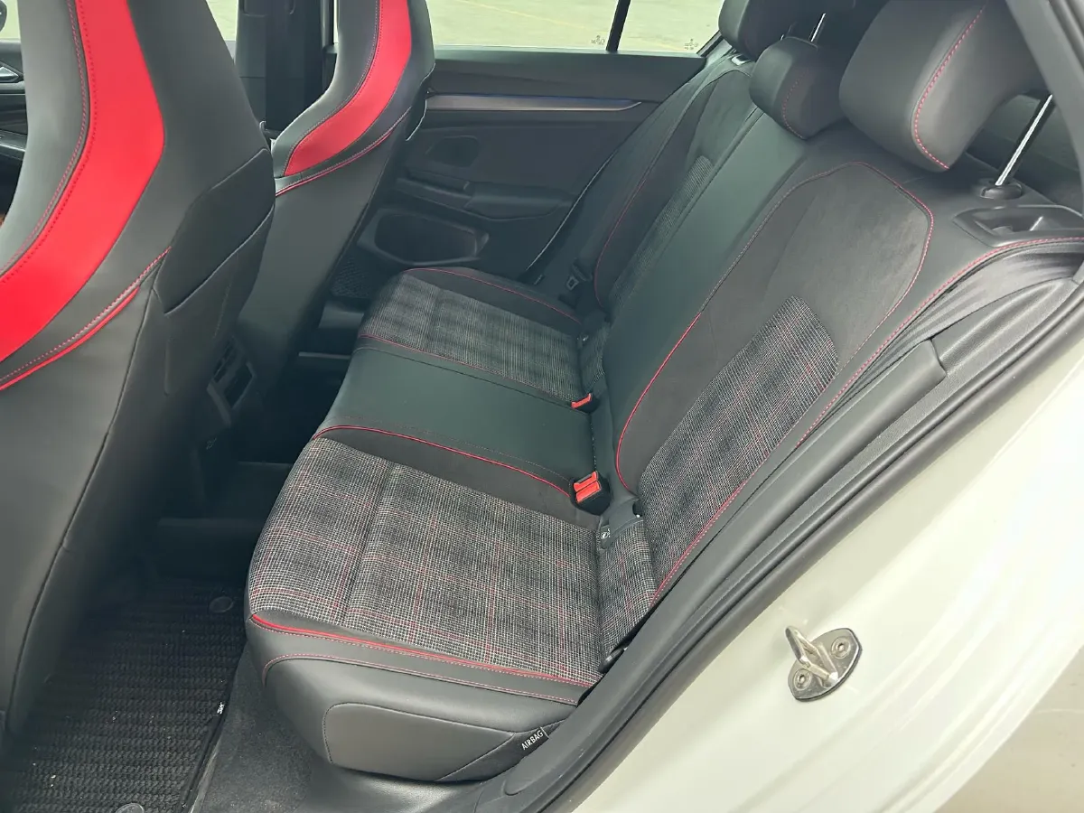 2026 Volkswagen GolfGTI 2.0T 220HP L4 7DCT,autocango,china used car exporter,china ev exporter,chinese used car exporter,chinese used ev exporter