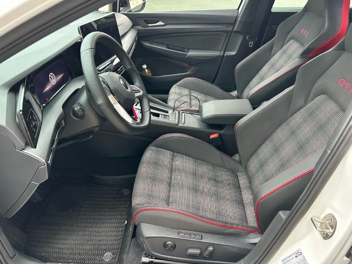 2026 Volkswagen GolfGTI 2.0T 220HP L4 7DCT,autocango,china used car exporter,china ev exporter,chinese used car exporter,chinese used ev exporter