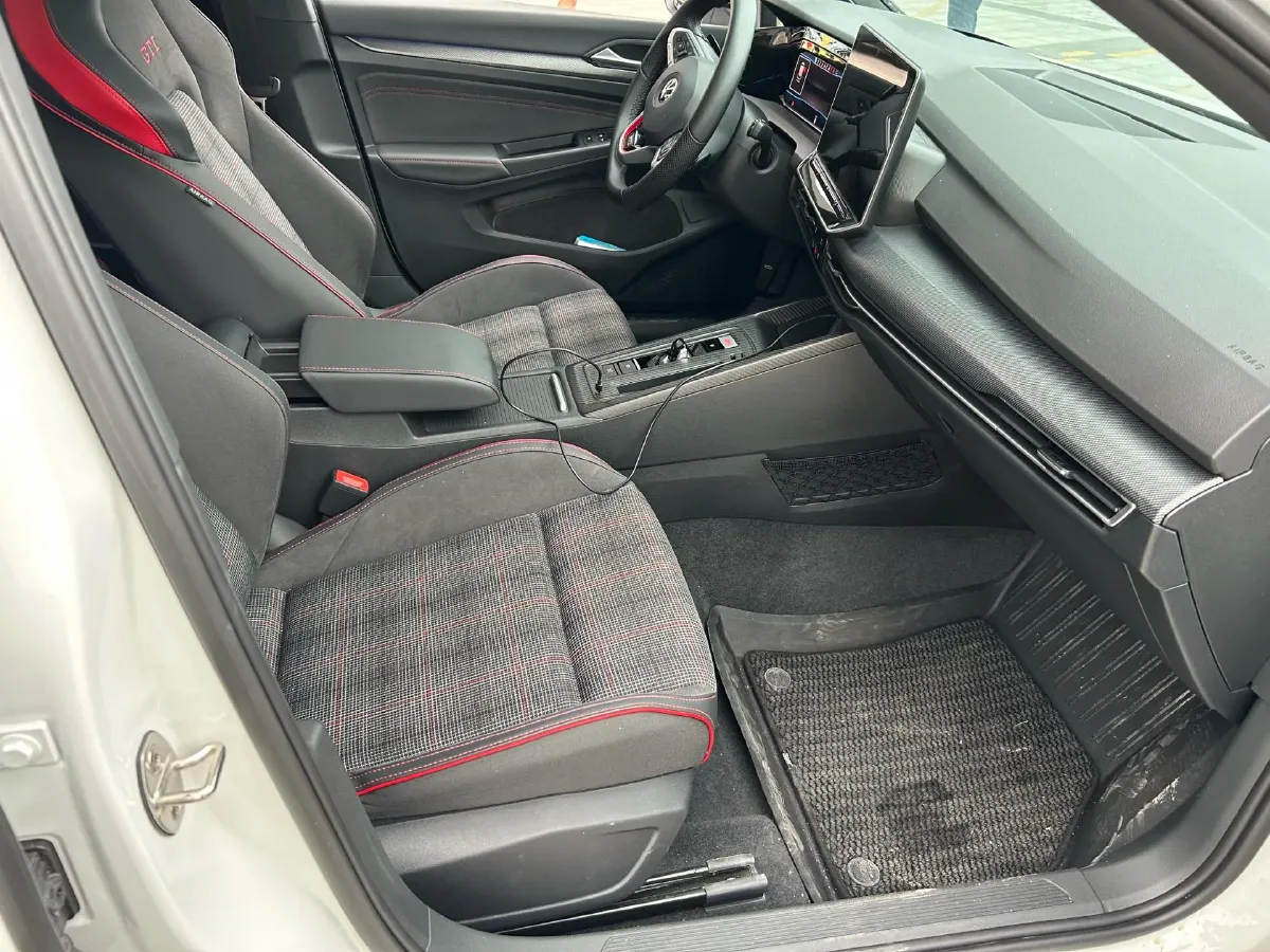 2026 Volkswagen GolfGTI 2.0T 220HP L4 7DCT,autocango,china used car exporter,china ev exporter,chinese used car exporter,chinese used ev exporter