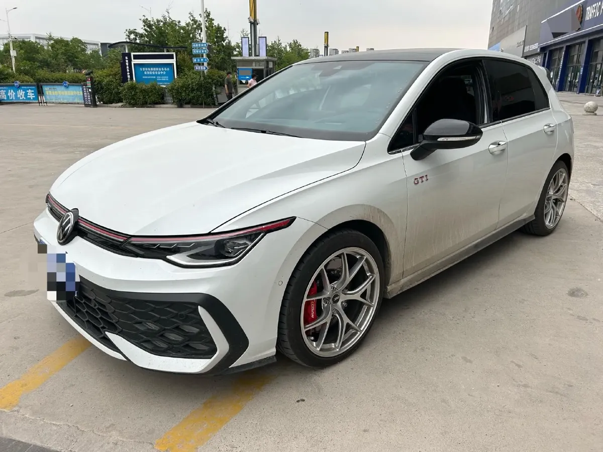 2026 Volkswagen GolfGTI 2.0T 220HP L4 7DCT,autocango,china used car exporter,china ev exporter,chinese used car exporter,chinese used ev exporter