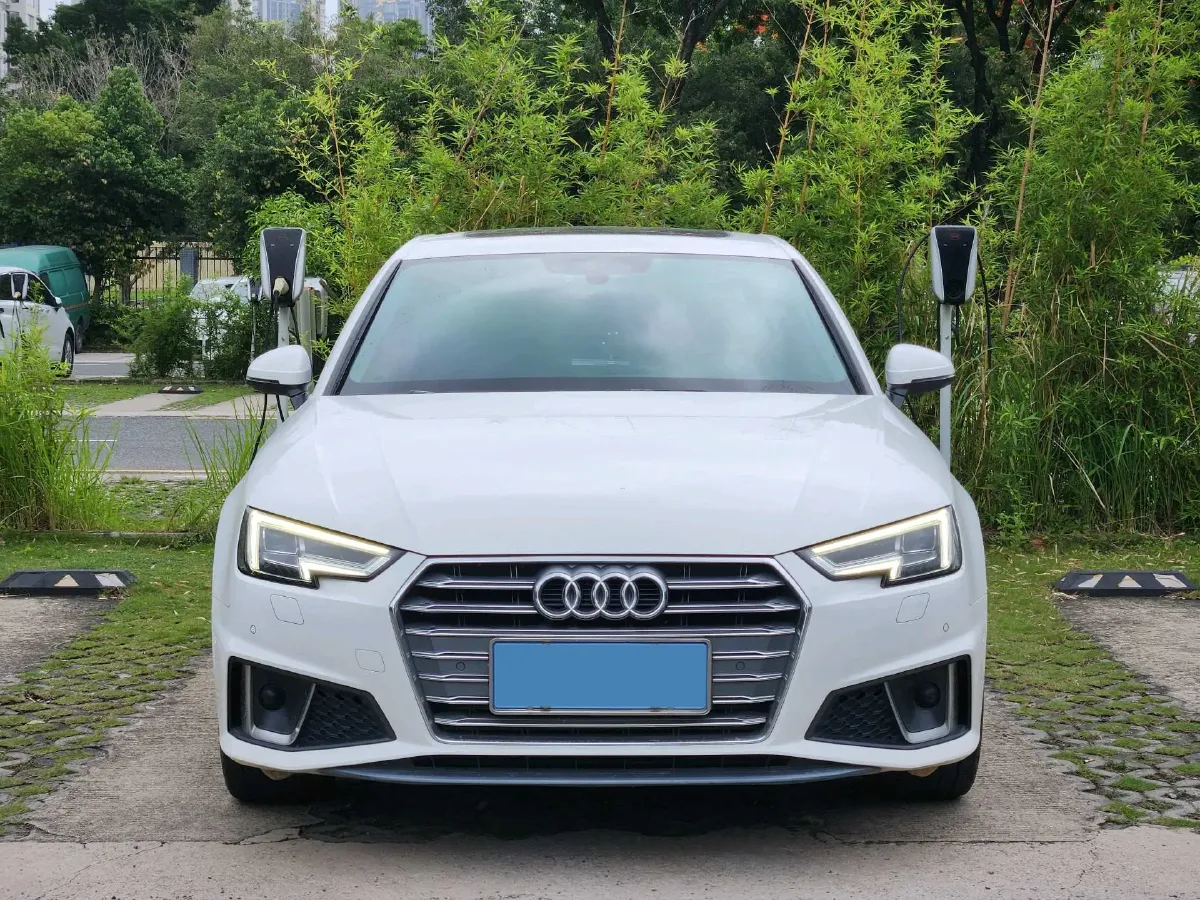 2019 Audi A4L 2.0T 190HP L4 7DCT,autocango,china used car exporter,china ev exporter,chinese used car exporter,chinese used ev exporter