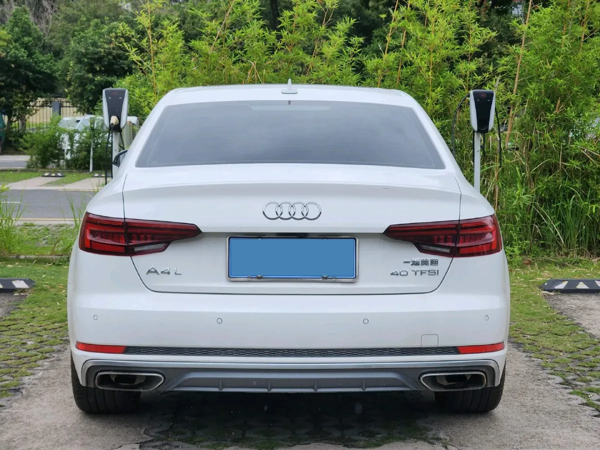 2019 Audi A4L 2.0T 190HP L4 7DCT,autocango,china used car exporter,china ev exporter,chinese used car exporter,chinese used ev exporter