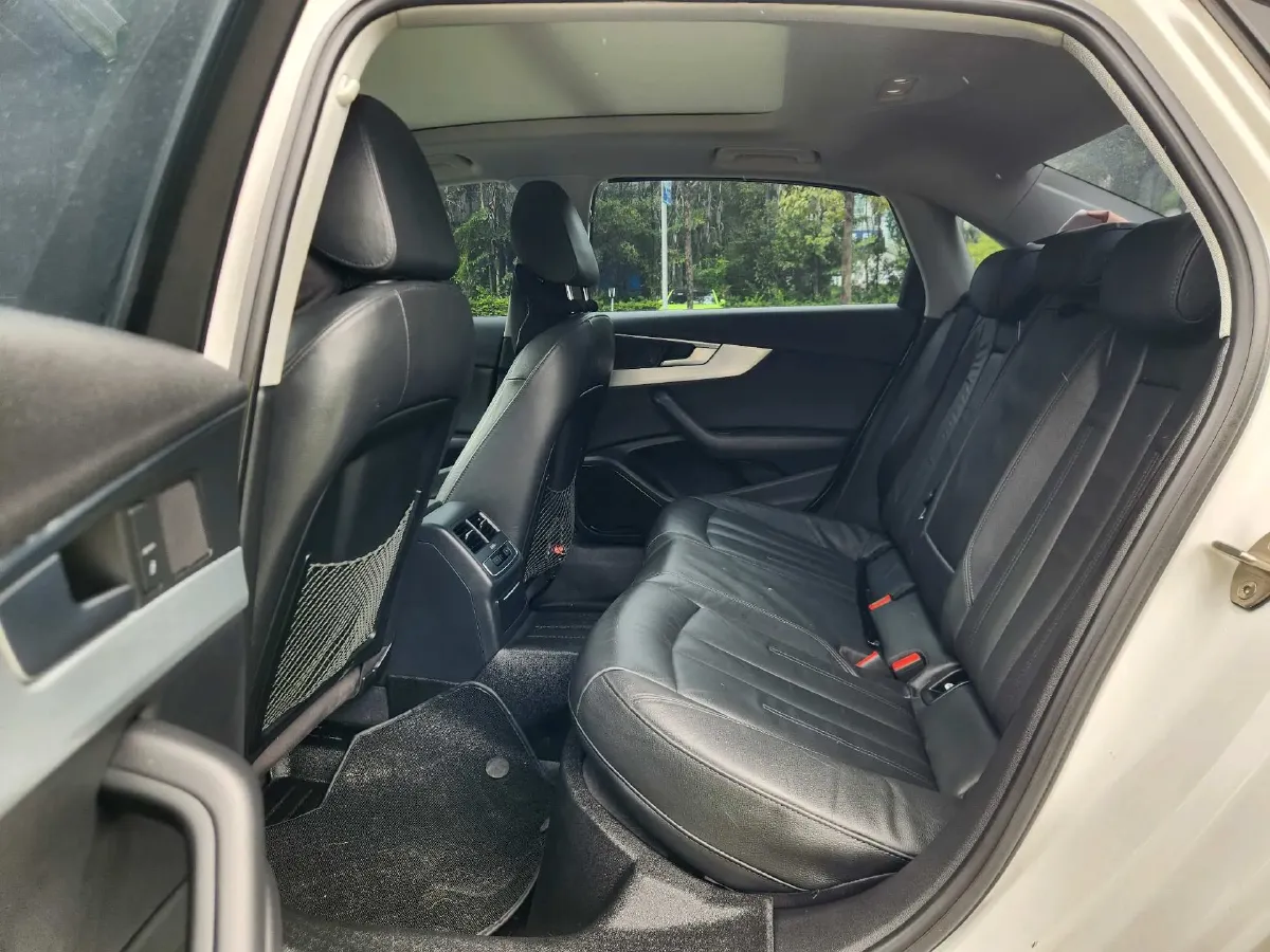 2019 Audi A4L 2.0T 190HP L4 7DCT,autocango,china used car exporter,china ev exporter,chinese used car exporter,chinese used ev exporter