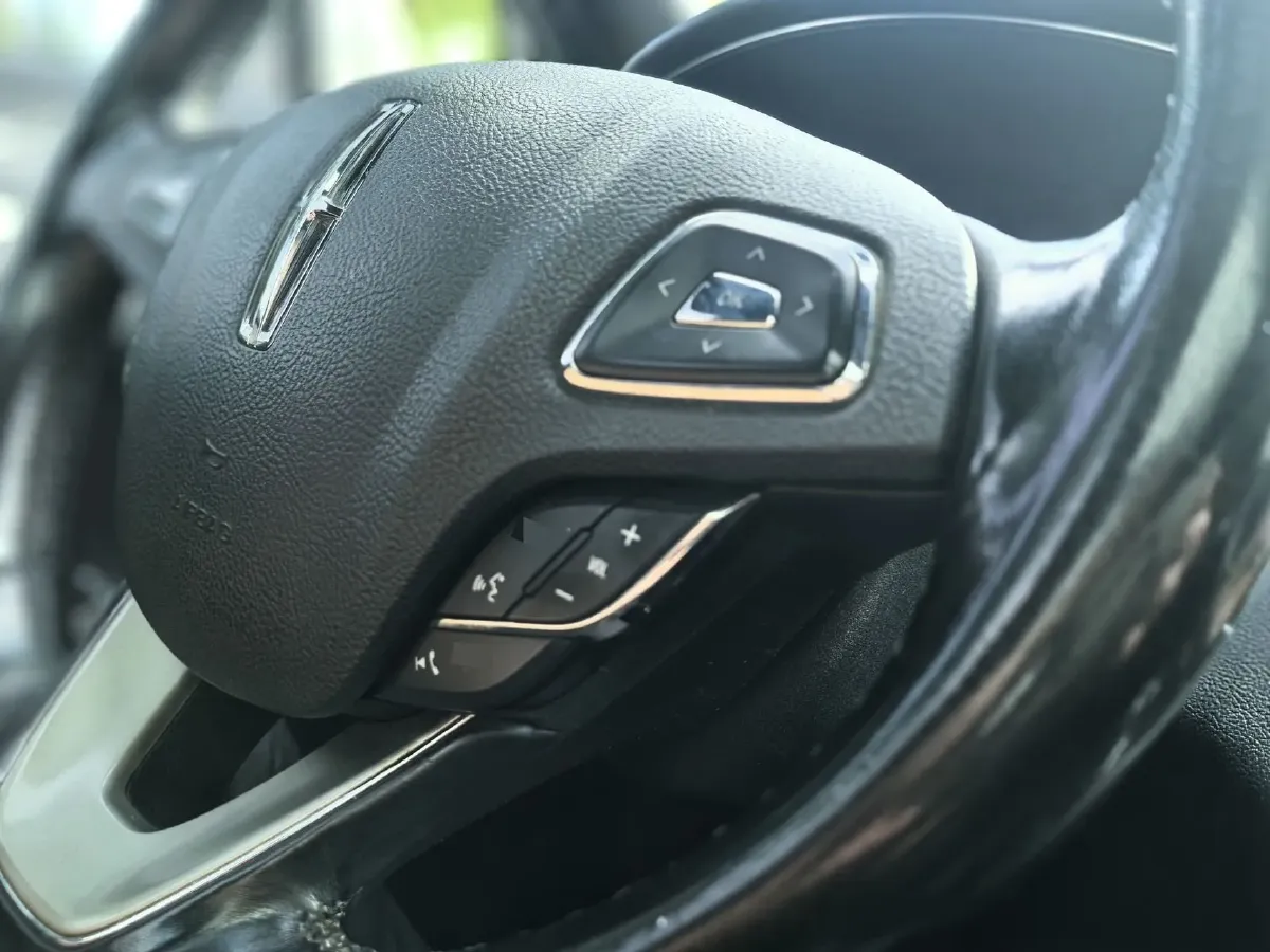 2018 Lincoln MKC 2.0T 203HP L4 6AT,autocango,china used car exporter,china ev exporter,chinese used car exporter,chinese used ev exporter