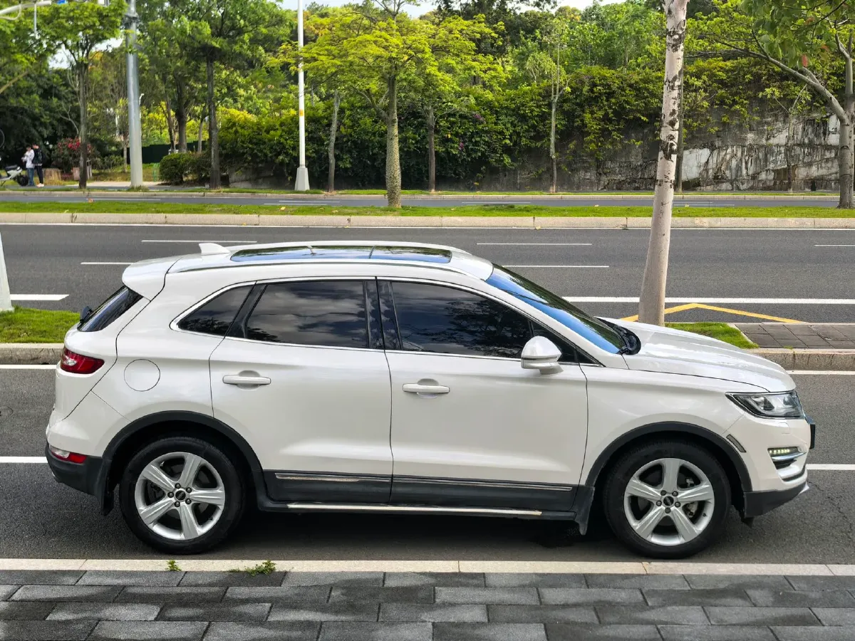 2018 Lincoln MKC 2.0T 203HP L4 6AT,autocango,china used car exporter,china ev exporter,chinese used car exporter,chinese used ev exporter